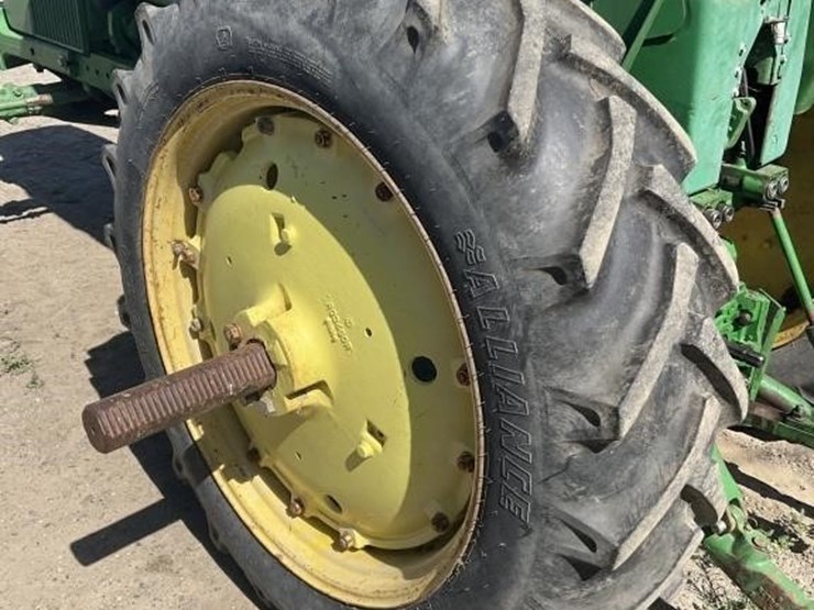 john-deere-4020-image-16