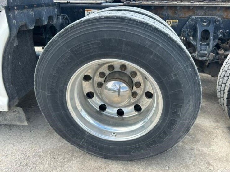 2020-kenworth-t680-image-70