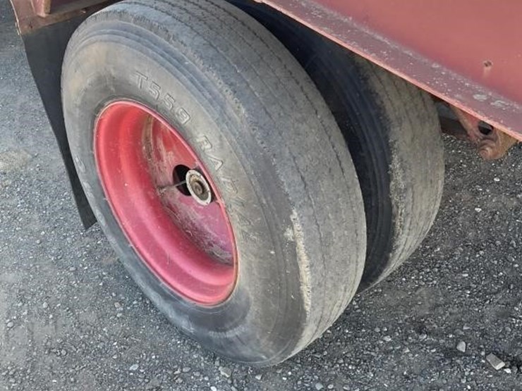 (dmv)-set-of-1970's-aluminum-hopper-trailers-image-10