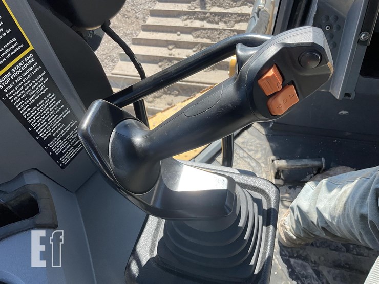 2022-deere-700l-lgp-image-13