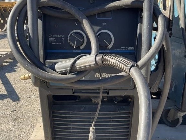 miller-millermatic-252-portable-welder-image-3