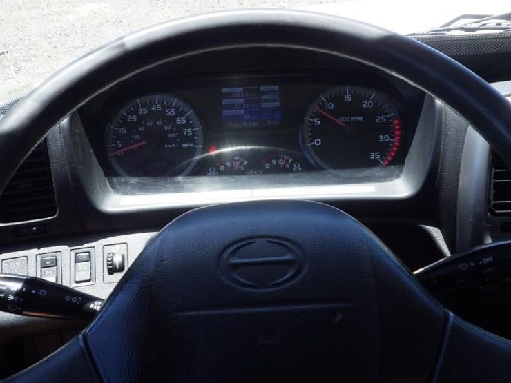 2015-hino-338-image-27