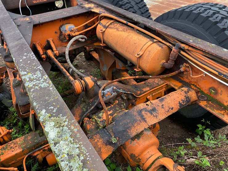 #1569-•-oshkosh-semi-tractor-image-25