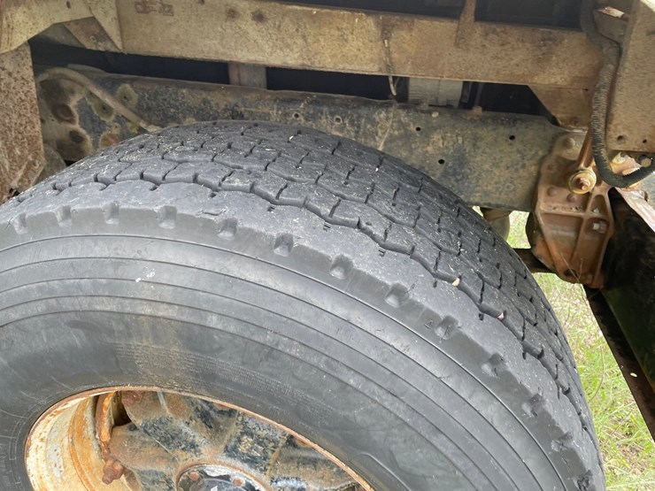 #1392-•-1974-fleetstar-2070a-tandem-axel-dump-truck-image-20