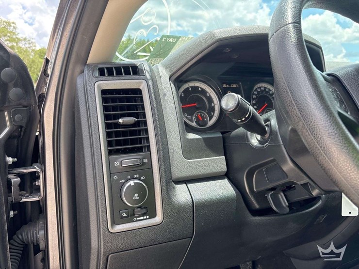 2016-dodge-1500-image-12
