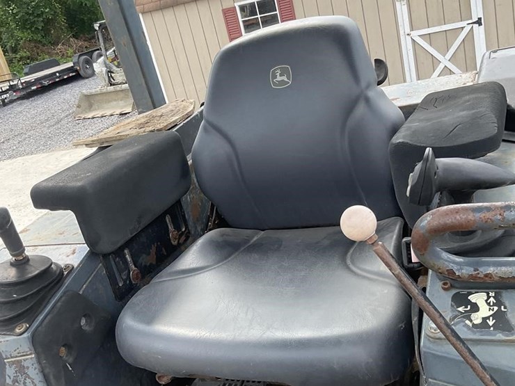 2008-deere-700j-lgp-image-13