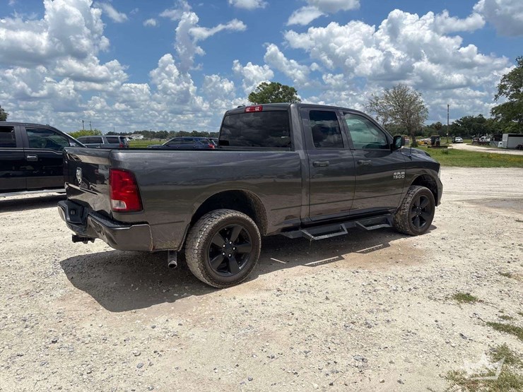 2016-dodge-1500-image-3