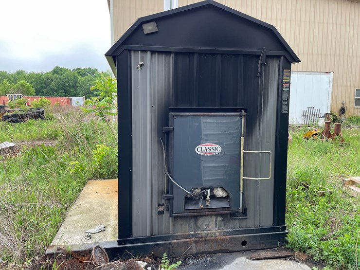 #1376-•-2015-central-boiler-cl-7260-outdoor-wood-furnace-image-10