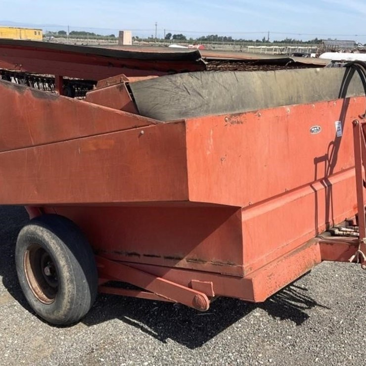 HERBST 9'x8' Hyd. End Dump Nut Cart