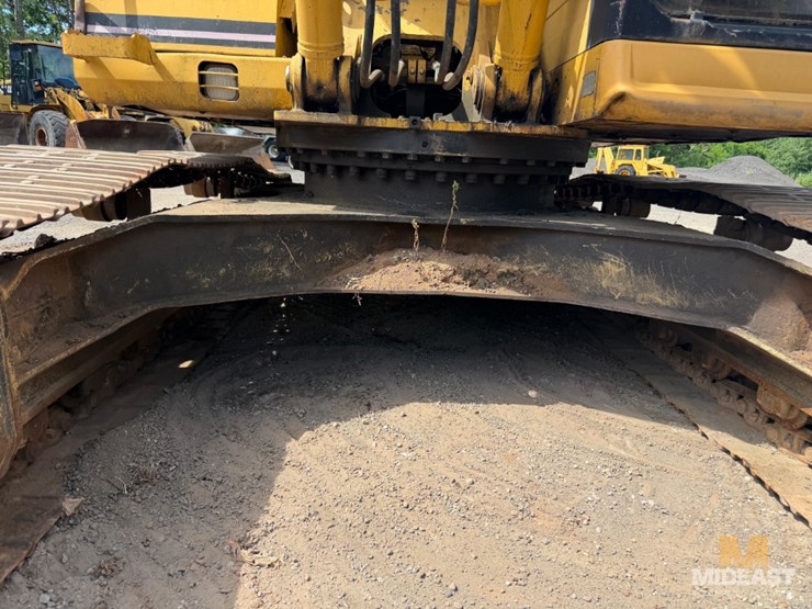 caterpillar-322l-image-19