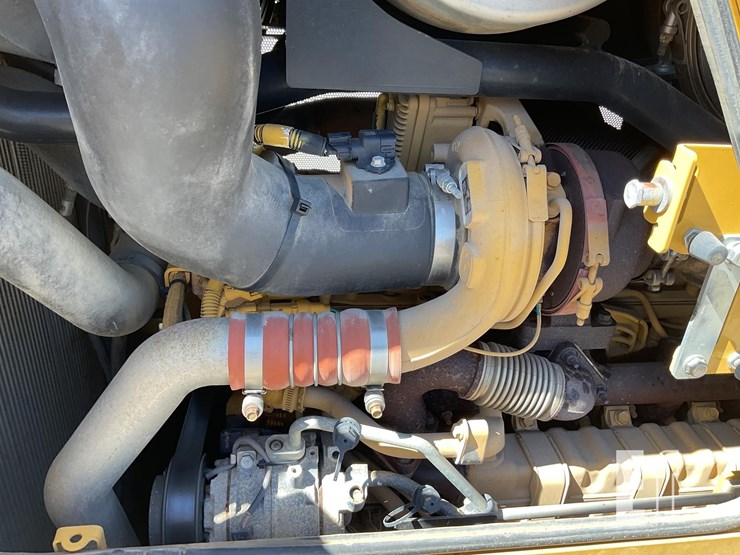 2022-deere-700l-lgp-image-18