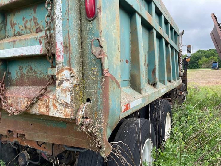 #1381-•-international-f-2674-tri-axel-dump-truck-image-40