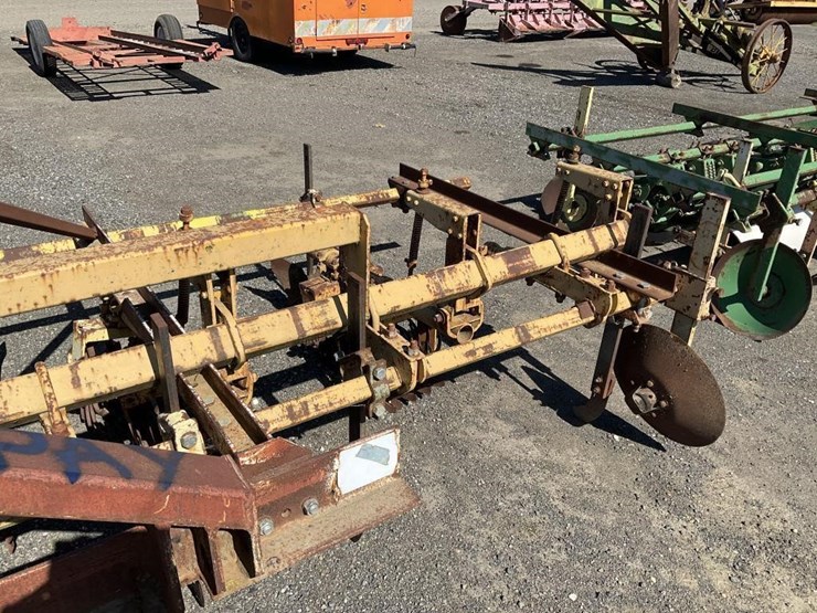 custom-3-pt-3-row-60"-rolling-cultivator-image-10