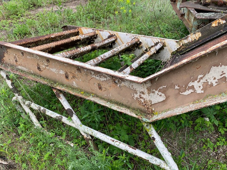 #1592-•-metal-stairway-with-platform-image-5