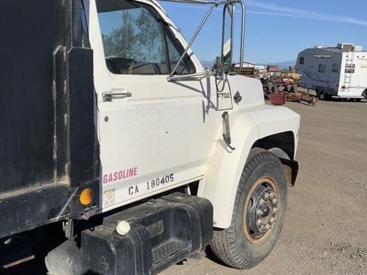 1989-ford-f700-image-7