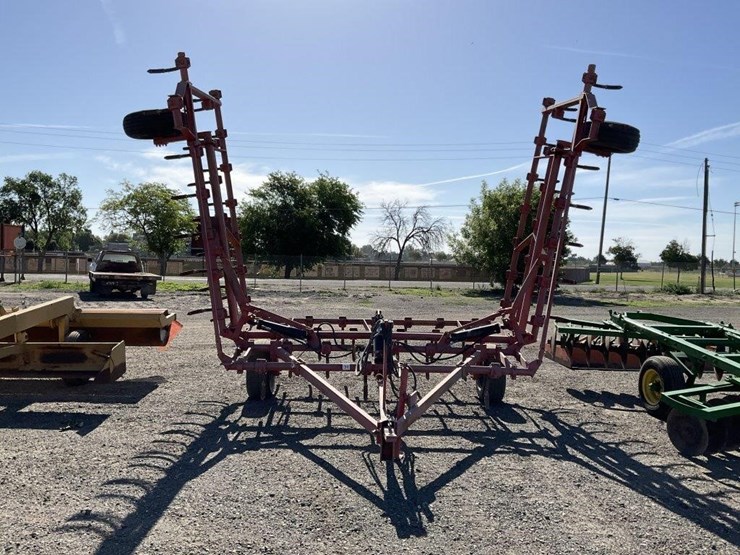 allis-chalmers-30'-fold-up-field-cultivator-image-2