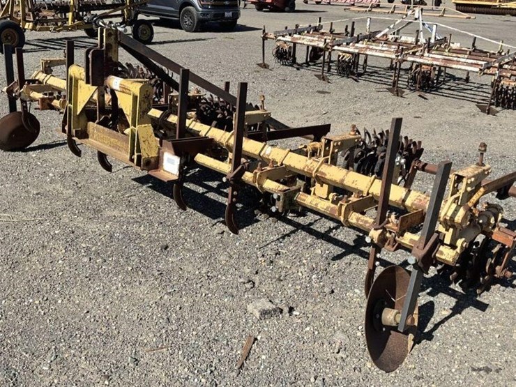 custom-3-pt-3-row-60"-rolling-cultivator-image-1