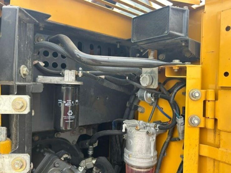 2014-deere-85g-image-34