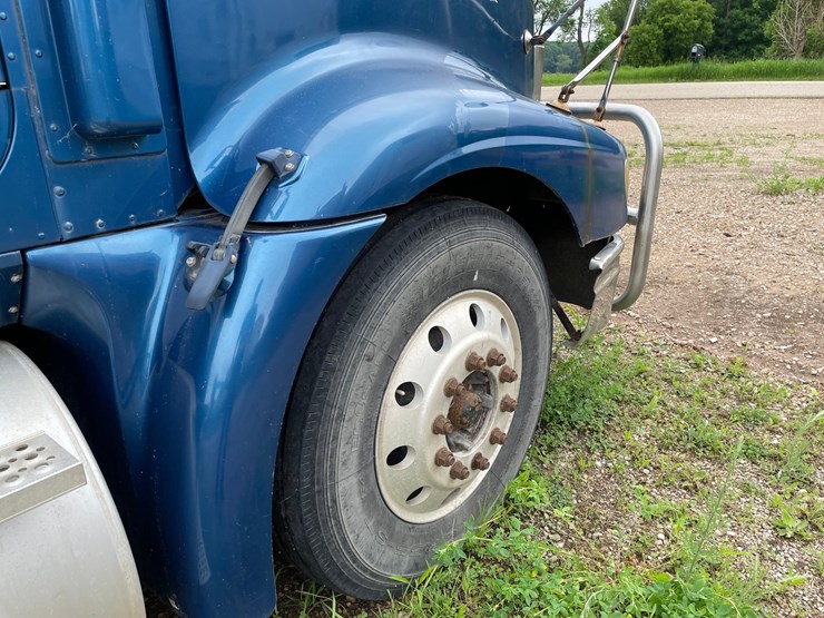 #1377-•-2006-international-9400i-6x4-sleeper-cab-semi-tractor-image-76