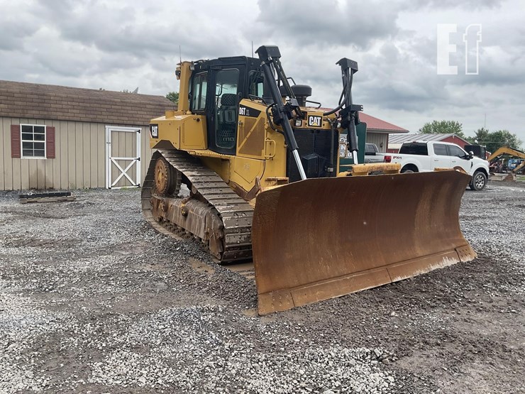 2015-caterpillar-d6t-xl-image-6
