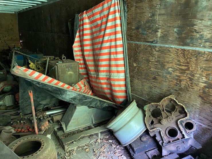 #1639-•-semi-trailer-with-contents-(no-title)-image-10