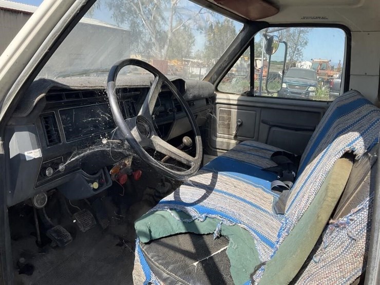 1985-ford-f700-image-8