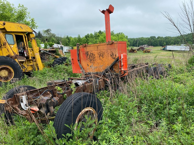 #1597-•-truck-frame-image-1