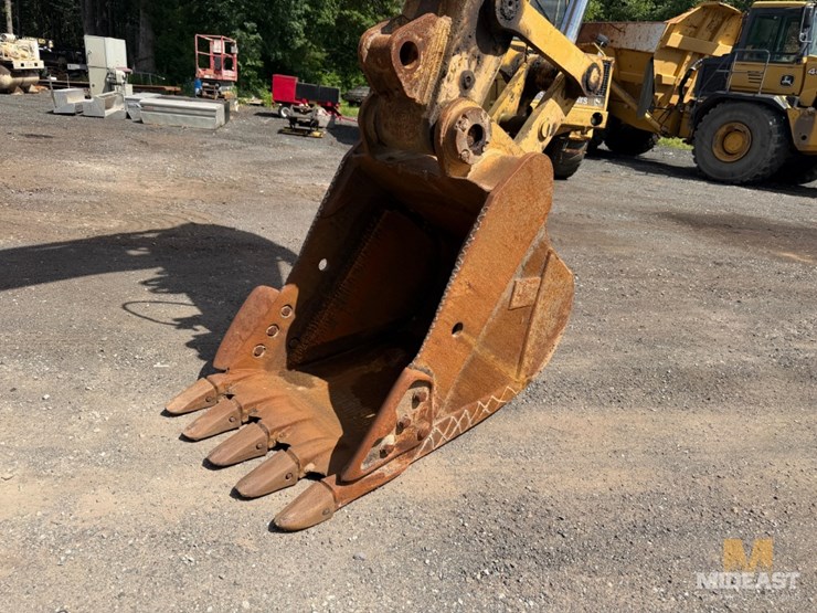 caterpillar-322l-image-21