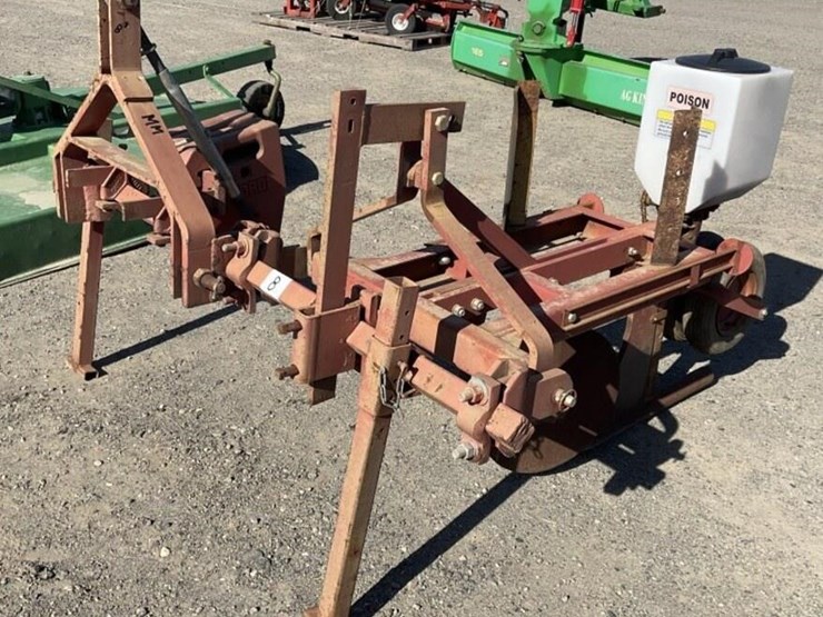 elston-3-pt-offset-gopher-baiter-image-1