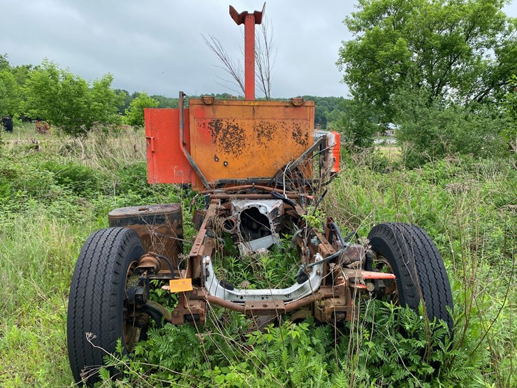 #1597-•-truck-frame-image-2