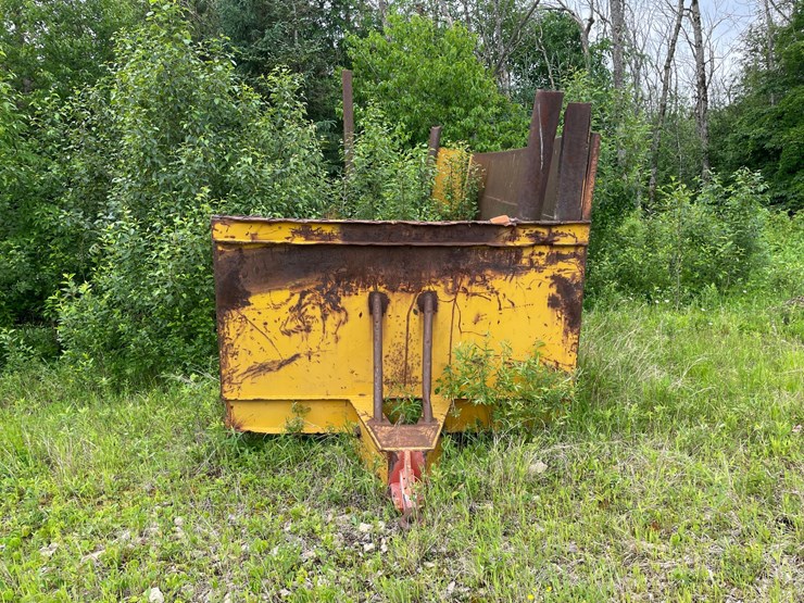 #1389-•-large-steel-pintle-hitch-trailer-with-broken-frame-(no-title)-image-2