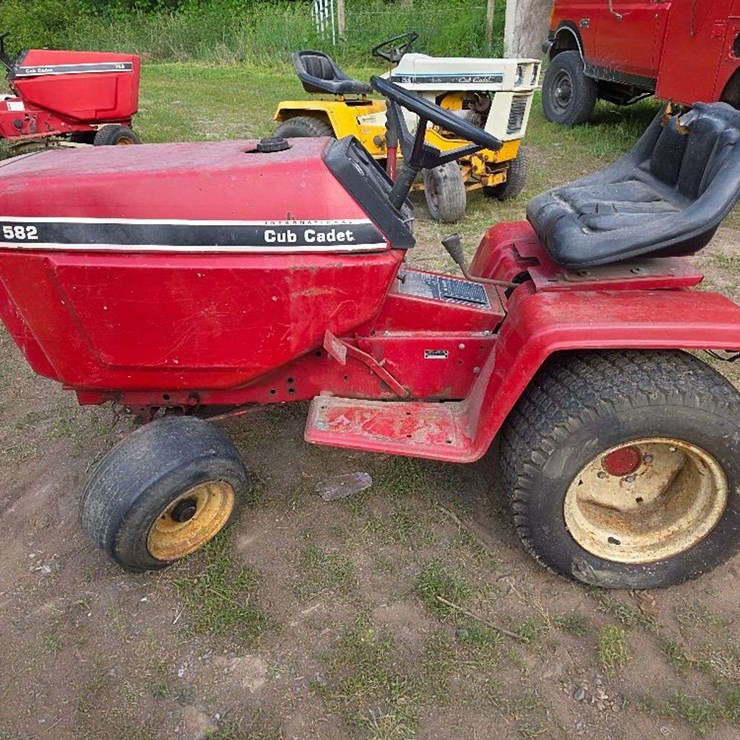 1981 Cub Cadet 582