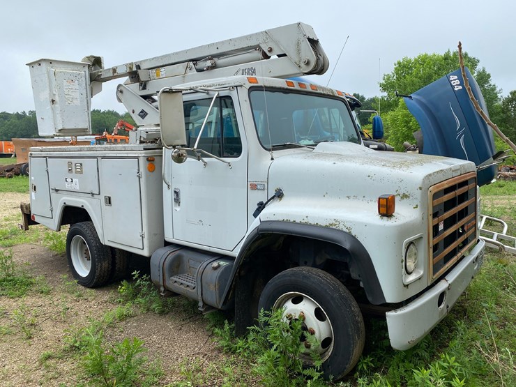 #1561-•-1988-international-boom-service-truck-image-2