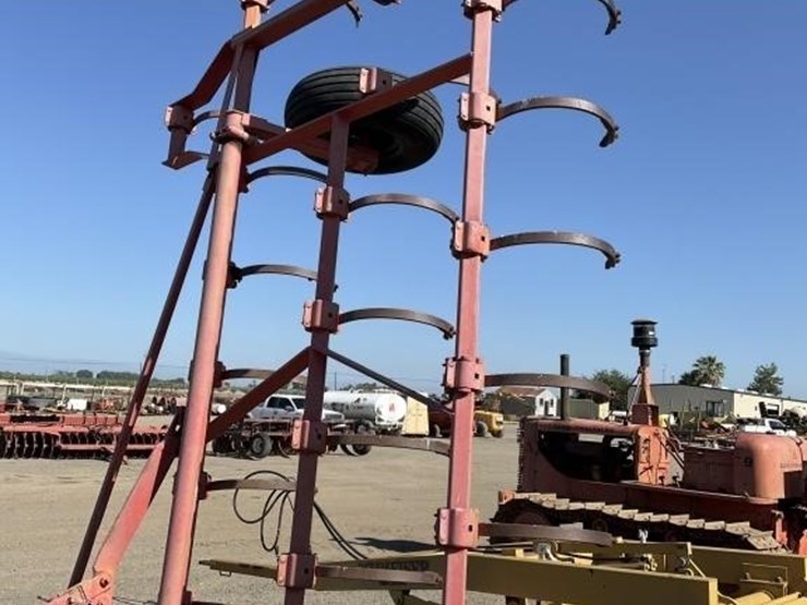 allis-chalmers-30'-fold-up-field-cultivator-image-9
