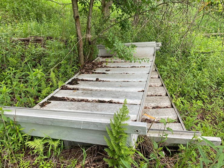 #1626-•-(2)-aluminum-deck-extensions-image-2