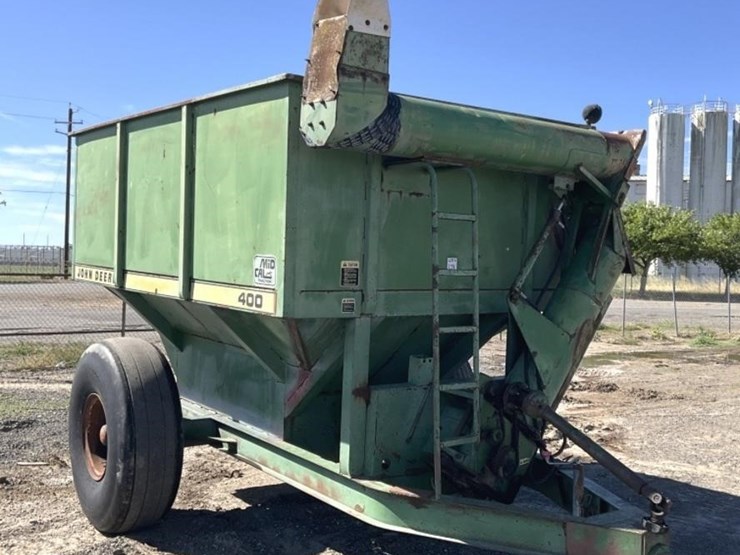 john-deere-400-image-1