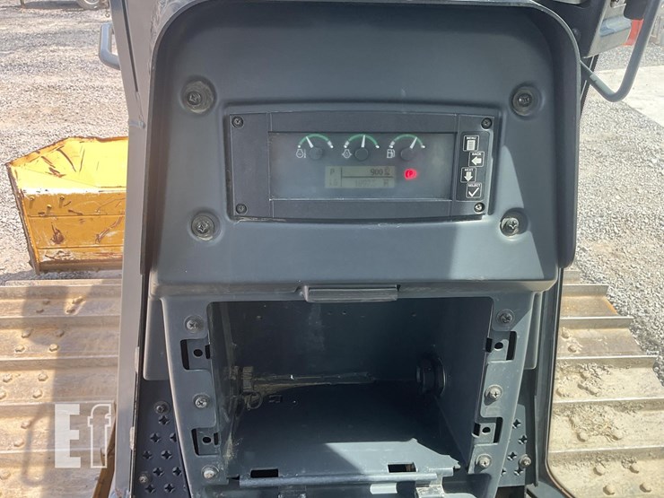 2016-deere-650k-lgp-image-18