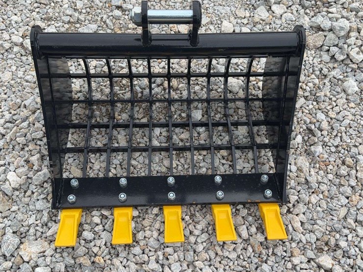 mini-excavator-skeleton-sifting-bucket-with-teeth-image-1