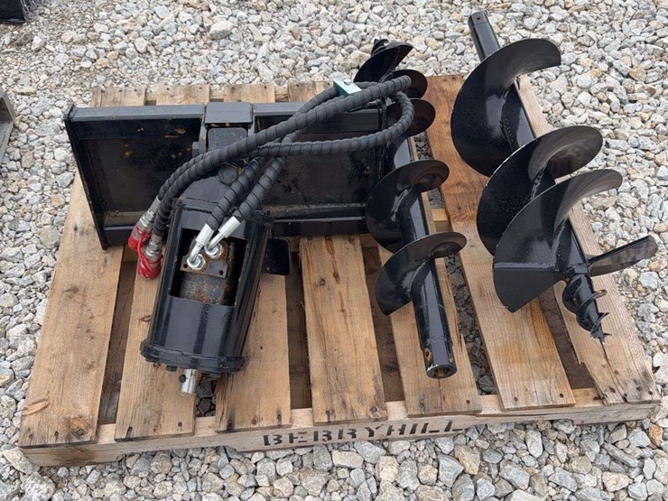 hydraulic-auger-drive-with-two-bits-and-hydraulic-brush-cutter-attachment-image-4