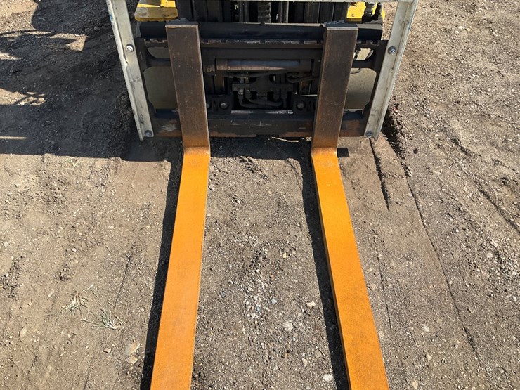 #1388-•-2014-yale-glc040sv-forklift-image-13