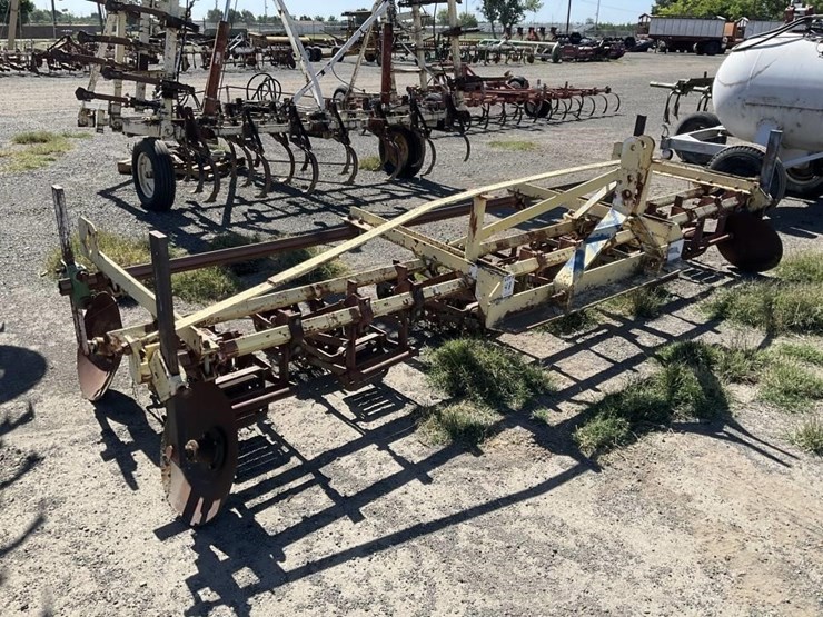 custom-3-pt-3-row-60"-bed-scratcher-image-3