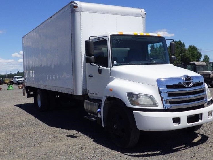 2015-hino-338-image-3
