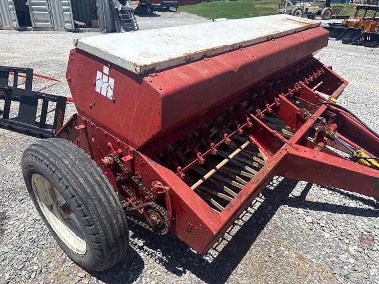 case-ih-5100-image-5