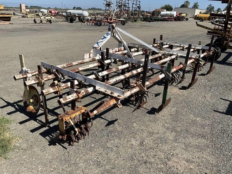 custom-3-pt-3-row-60"-cultivator-image-6