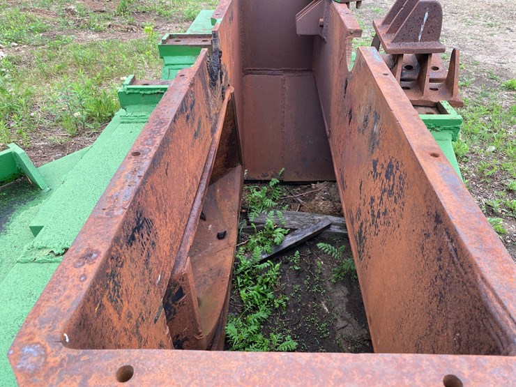 #1564-•-body-of-stationary-wood-chipper-image-5
