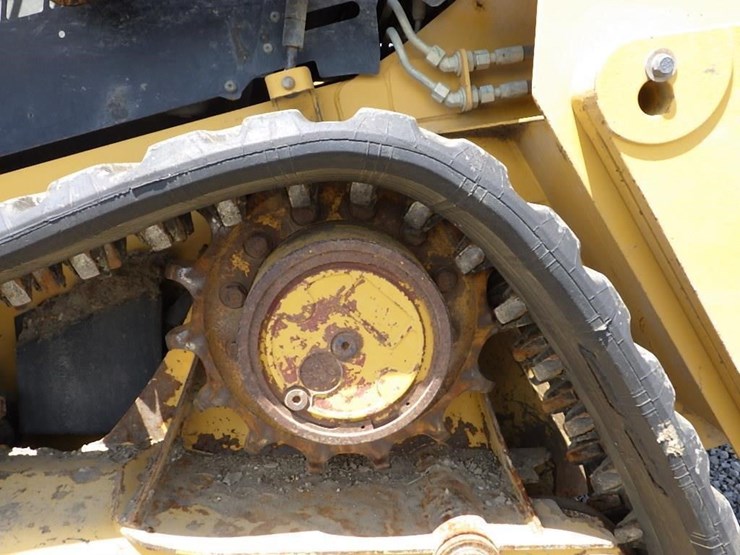 2018-caterpillar-239d-image-9