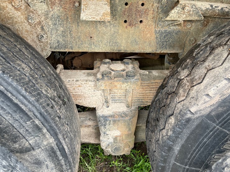 #1392-•-1974-fleetstar-2070a-tandem-axel-dump-truck-image-15