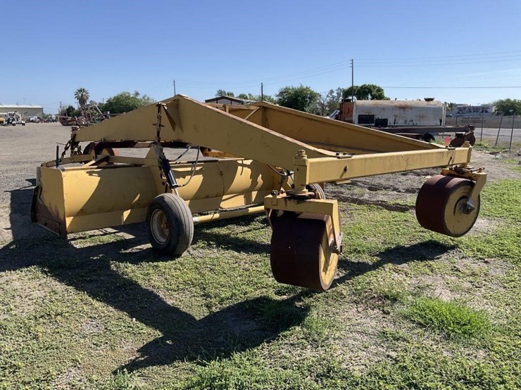 marvin-16x30-triplane-image-4