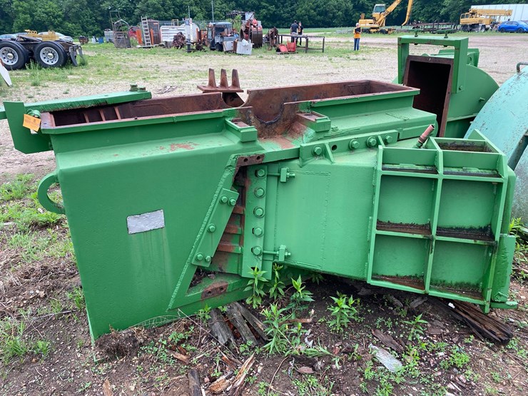 #1564-•-body-of-stationary-wood-chipper-image-3