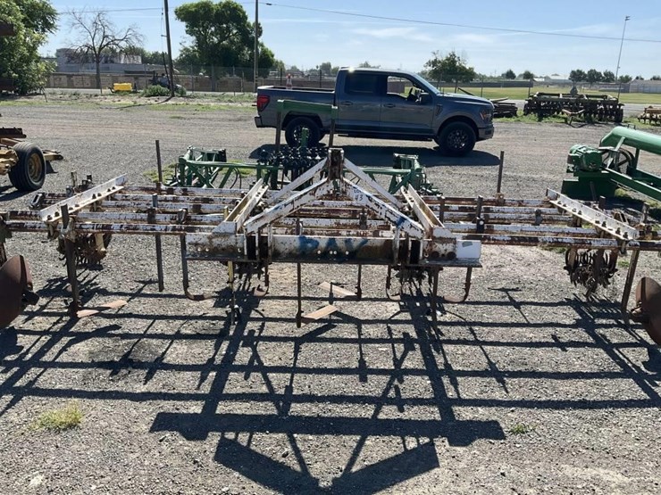 custom-3-pt-3-row-60"-cultivator-image-2